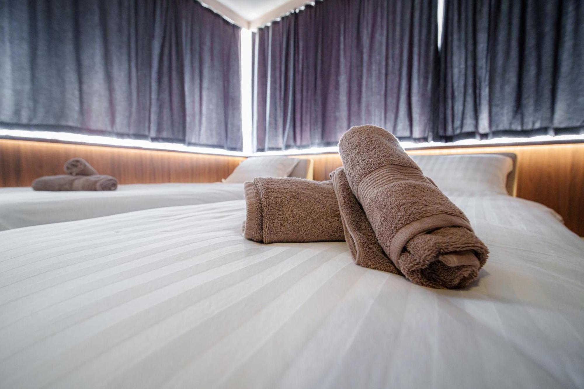 Binta Hostel Враня Екстериор снимка
